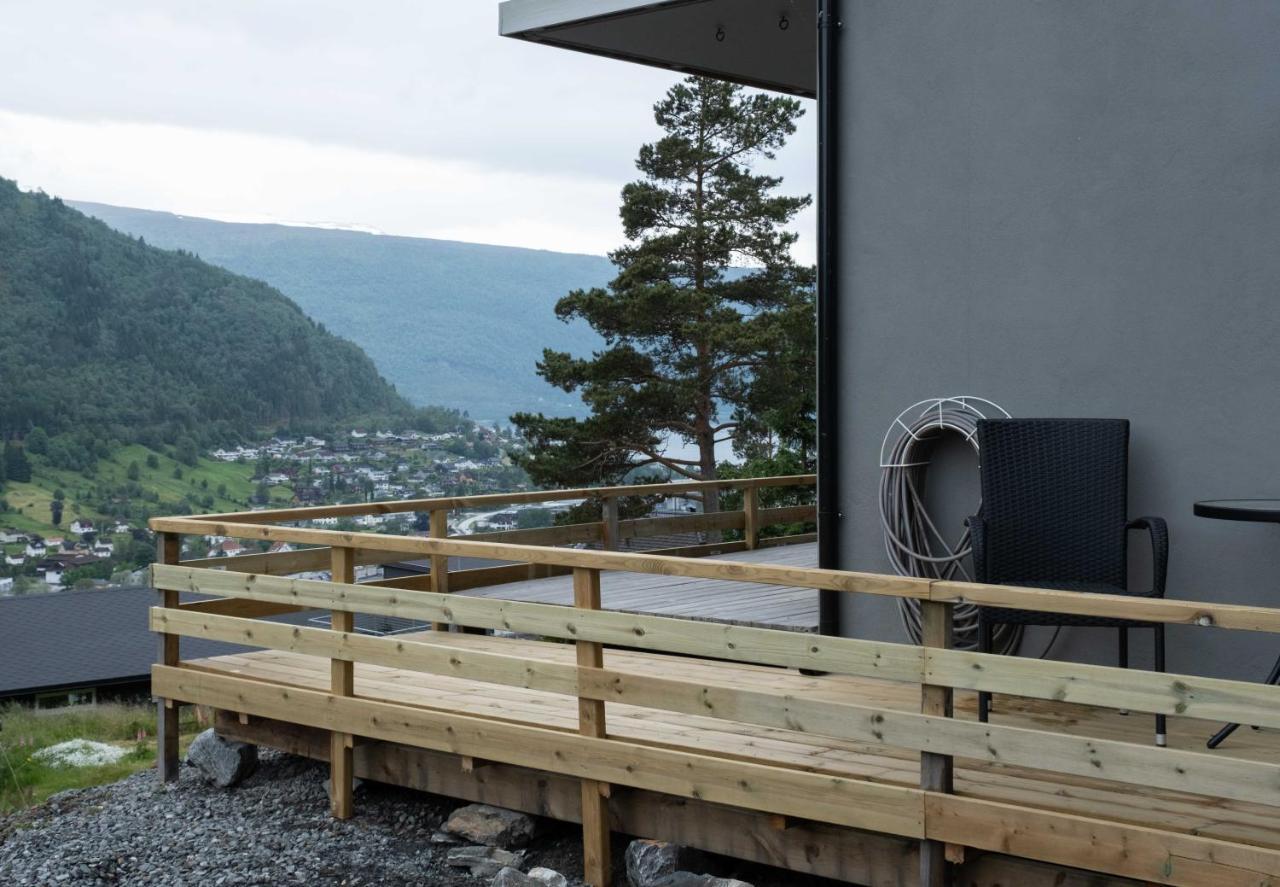 Stryn Stor Og Moderne Leilighet Екстериор снимка